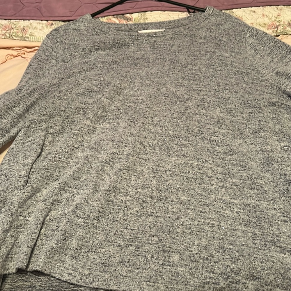 LC Lauren Conrad size XL gray bell sleeve top